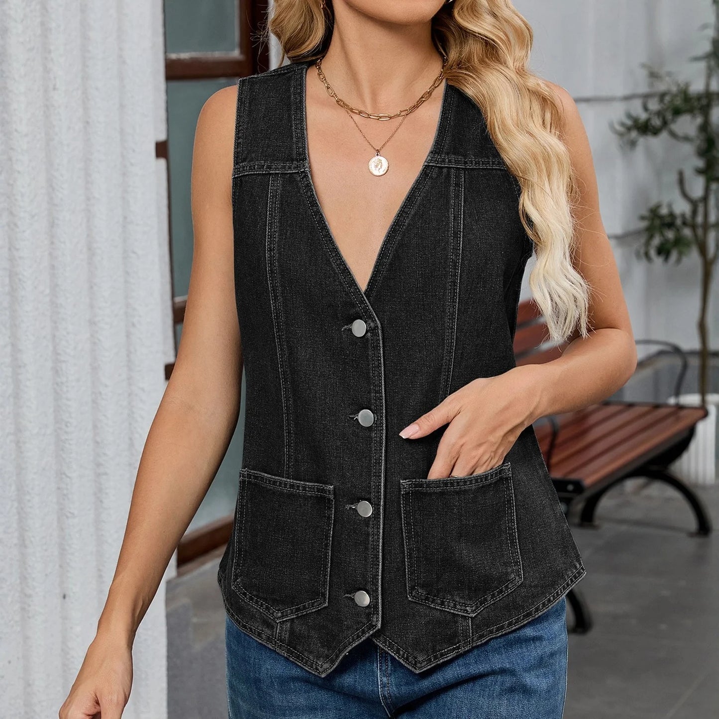 Womenโs Denim Vest โ Slim-Fit Cropped Sleeveless Top